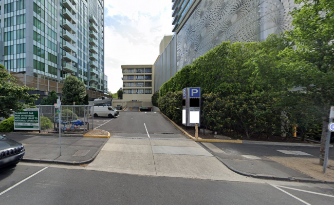 Melbourne - RESERVED Parking near Tram Stops
