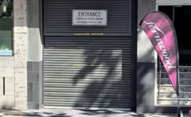 This indoor lot parking space is located on the corner of Fitzroy St and St Kilda Rd.
