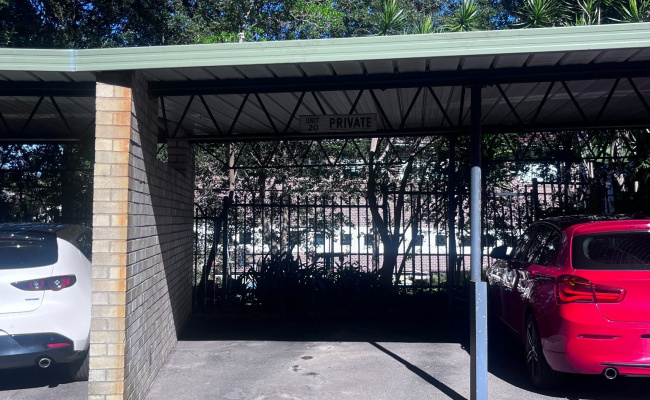 Undercover park - 5min to Edgecliff station