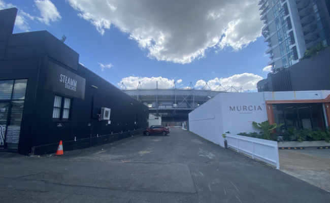 AFFORDABLE & CONVENIENT MONTHLY PARKING WOOLLOONGABBA