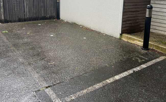 Richmond - Great Outdoor Parking Near Tram Station