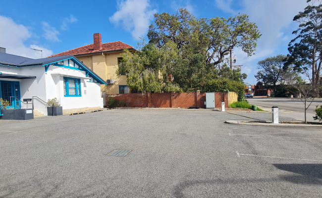 Nedlands - Outdoor Parking