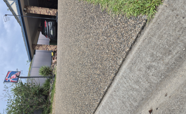 Secure private parking driveway with access to urban amenities and all local transport and work