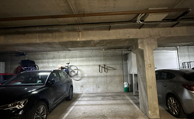 Great space parking close to CBD in a quiet suburb