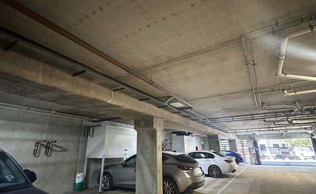 Great space parking close to CBD in a quiet suburb