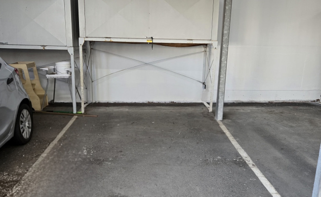 Covered Parking for Rent in Southbank near tramstop