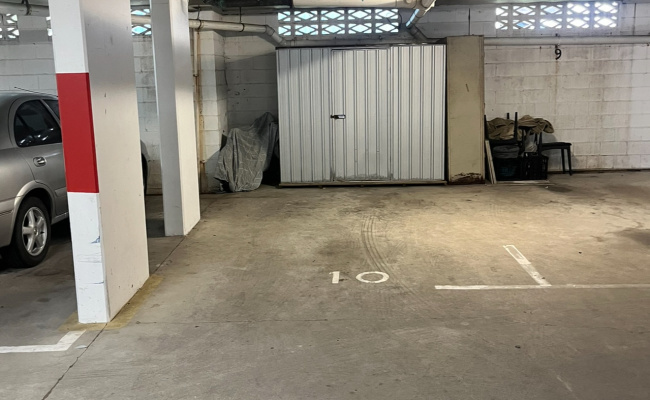 Undercover car park space