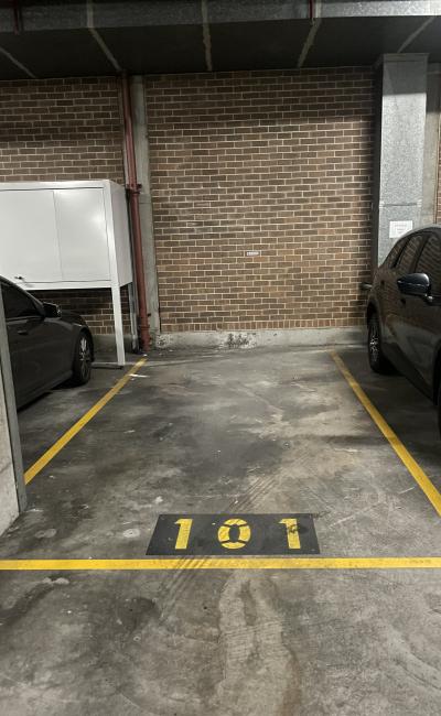 Secure CBD indoor parking, close to City shops, Darling Harbour and Barangaroo