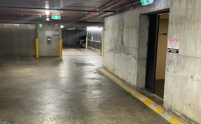 Fantastic Secure Parking at Sutherland Street