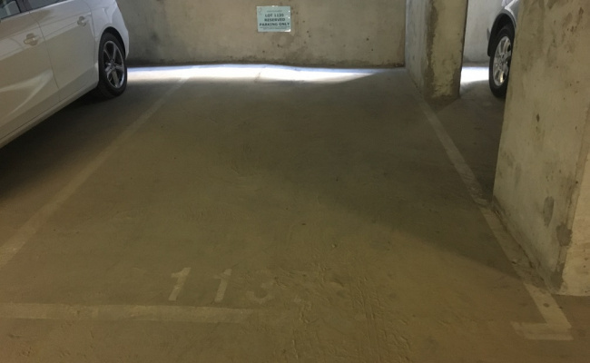 Carlton - Safe Parking near Central Station & UNI