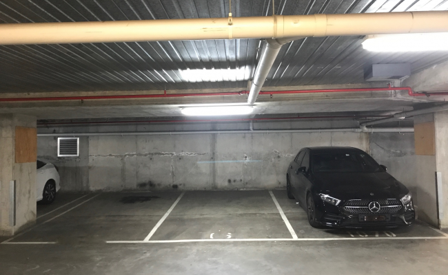 Secured Car Space for rent near Melbourne Uni