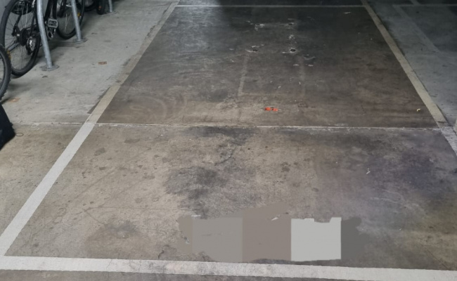 Convenient and safe indoor parking space in Carlton near CBD and university