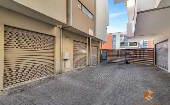 Secured Garage/Storage in City (Symonds Pl)