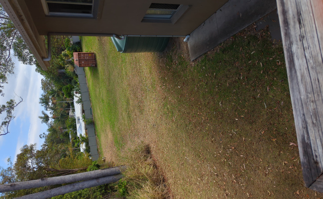 2 minutes off the Bruce highway. 3 minutes from the sunshine coast University