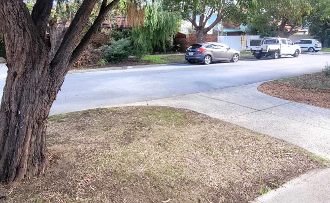 Convenient outdoor space WEEKENDS PARKING ONLY
