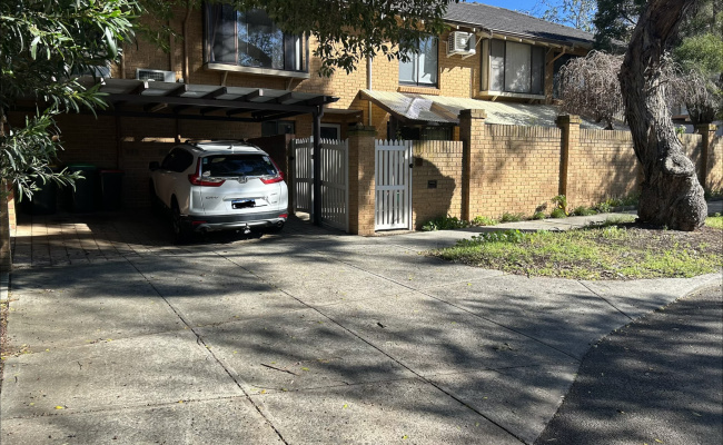 Undercover car bay 5mins walk from QEII Medical Centre, SCGH, PCH etc