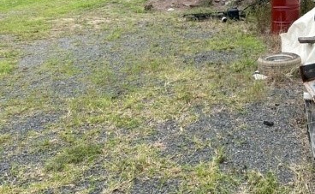 Mudgeeraba - Safe Open Space for Boat, Caravan or Bus (monthly rent is PER VEHICLE)