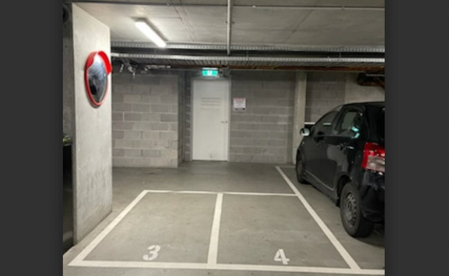 Port Melbourne - Secure Indoor Motorbike Parking 