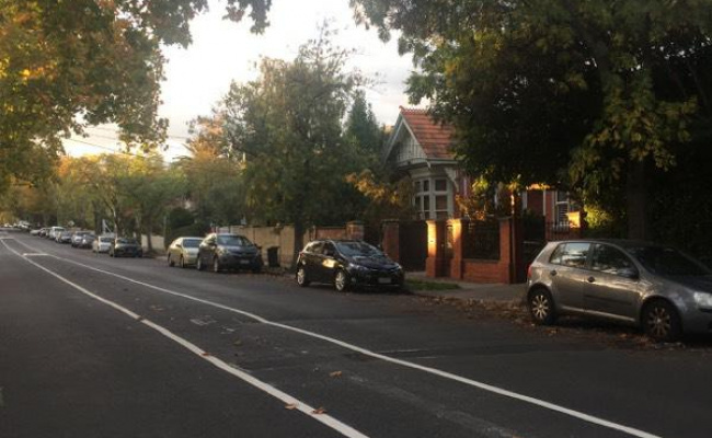 Parking in Elwood . 10 min walk to Ackland st.
