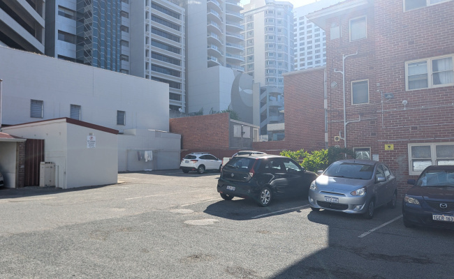 Great Outdoor Parking Space close to Elizabeth Quay & CBD