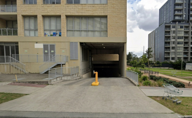 Great Parking one step away to Light Rail station and bus