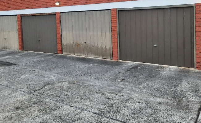 Box Hill - Secure car parking/ storage near Box Hill Hospital