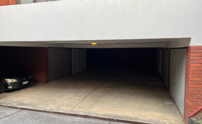 Great lockup garage parking or storage space near Box Hill