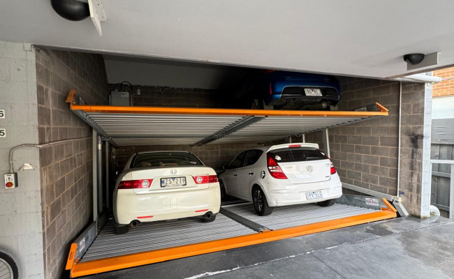 Safe & Secure Parking in Heart of Balaclava