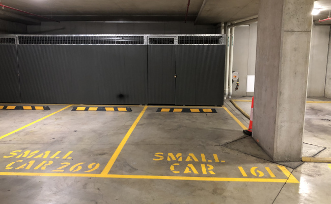 Easy Access Secure Underground Parking w. Car Wash