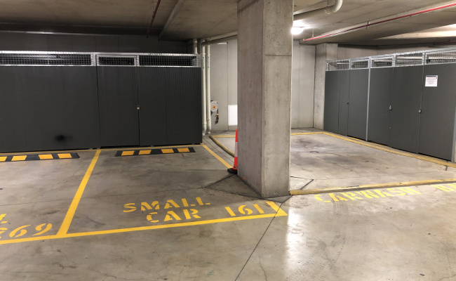 Easy Access Secure Underground Parking w. Car Wash