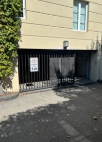 Secure undercover parking South Yarra close to tram and train