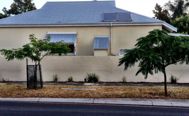 Top shady spot 4 min walk to Rockeby Rd in mid Subiaco
