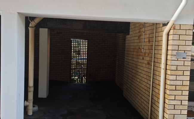 Crows Nest Covered Car Space- Easy Access & Great View