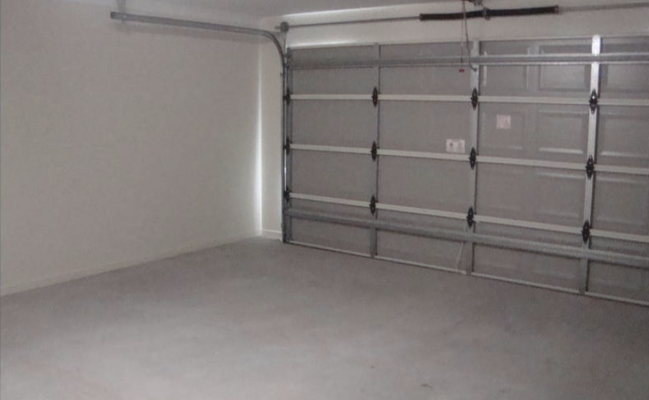Lock up garage parking on Undarra Street in Pimpama Queensland Lock up garage parking on Undarra Street in Pimpama Queensland