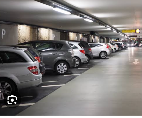 Secure parking Miranda close to station