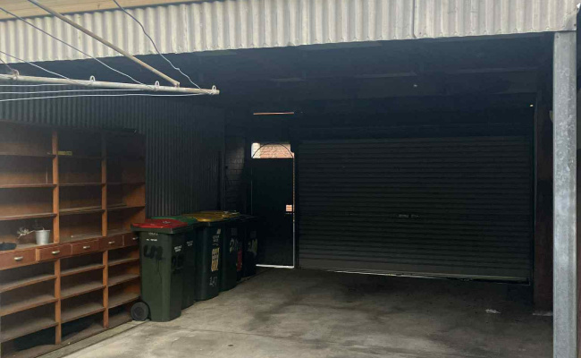 Lock Up Garage Space Near Sydenham Station Metro Line