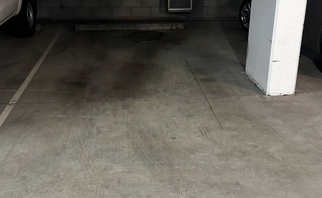 Great safe parking Spring Hill - close to CBD.