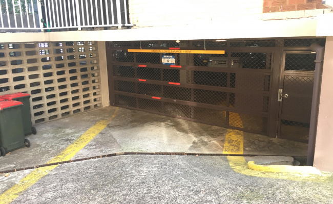 Security space minutes from city available 24/7