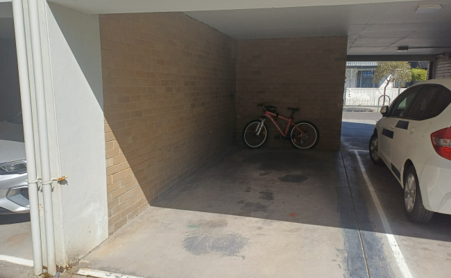 Undercover parking space in Abbotsford, 4km from CBD, easy access to public transport