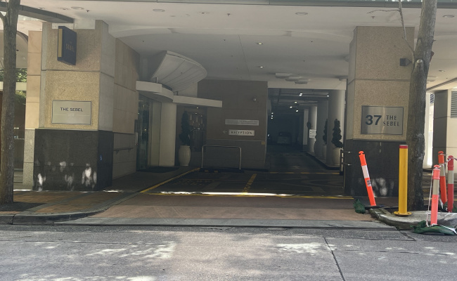 Chatswood secure indoor 24/7 parking space, 2mins walk to Chatswood train station.Opposite Westfield