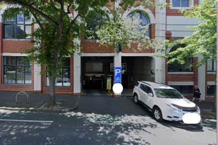 East Melbourne - UNRESERVED Parking 