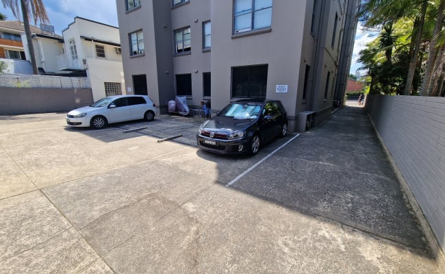 Parking near to manly wharf and beach