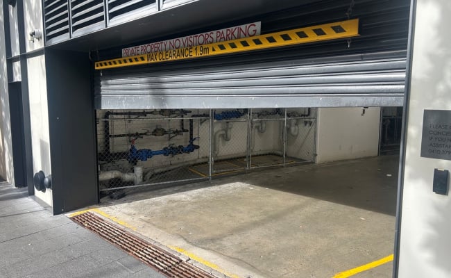 Extra Large Secure Indoor Car Space in the heart of Kings Cross (next to Kings Cross Station)
