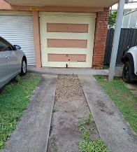 Garage and tandem parking in central Surfers, two parks.