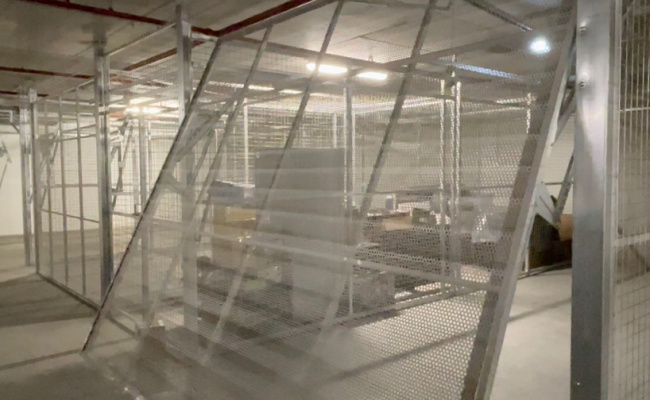 Perfect Storage & Parking for Retailer, Shop in Rhodes