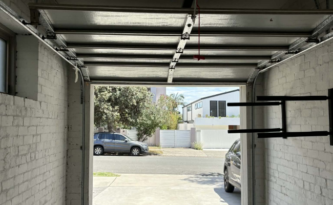 Double Parking Bondi - Lock up garage and spot