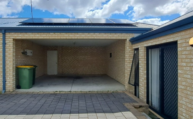Secure Carport Parking in Bentley Walk to Curtin Uni and 12km to Airport