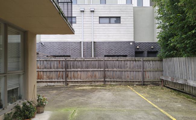 Safe driveway parking space near West Footscray station