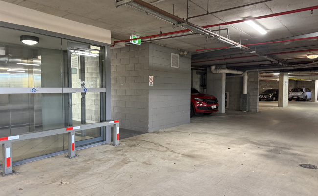 Convenient undercover spaces in Robina