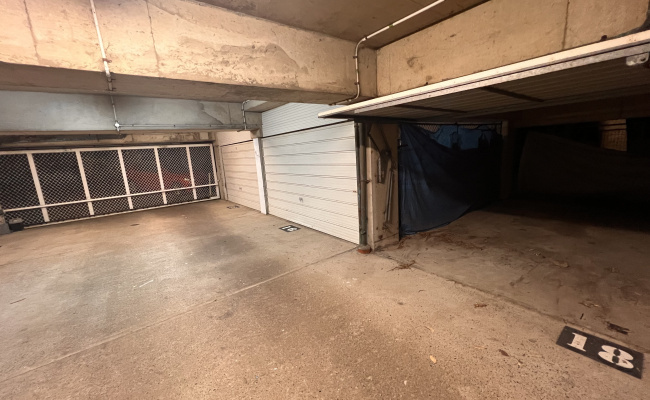 Secure Double Garage - Lockable, Fob Gate, CCTV, 30s to Military Road Bus Stops